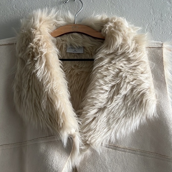 Jennifer Lopez faux fur & suede Vest - Picture 3 of 6